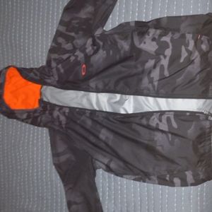Wind breaker sweater
